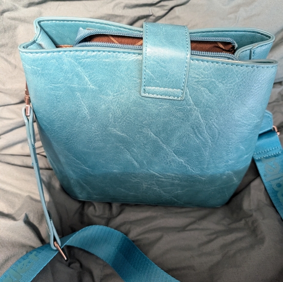 Wrangler Small Teal Crossbody - Picture 2 of 3